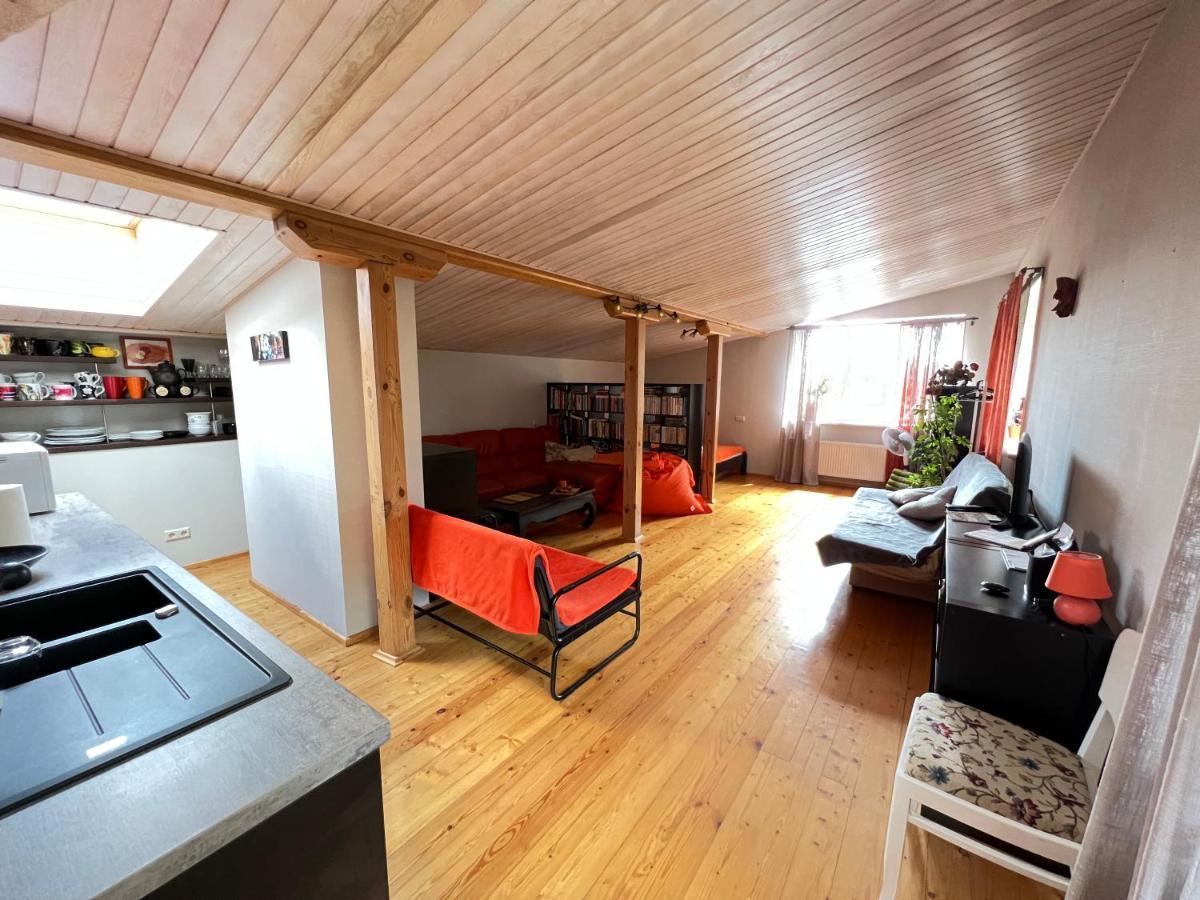 Studio Apartment And Free Airport Transfer Riga Luaran gambar
